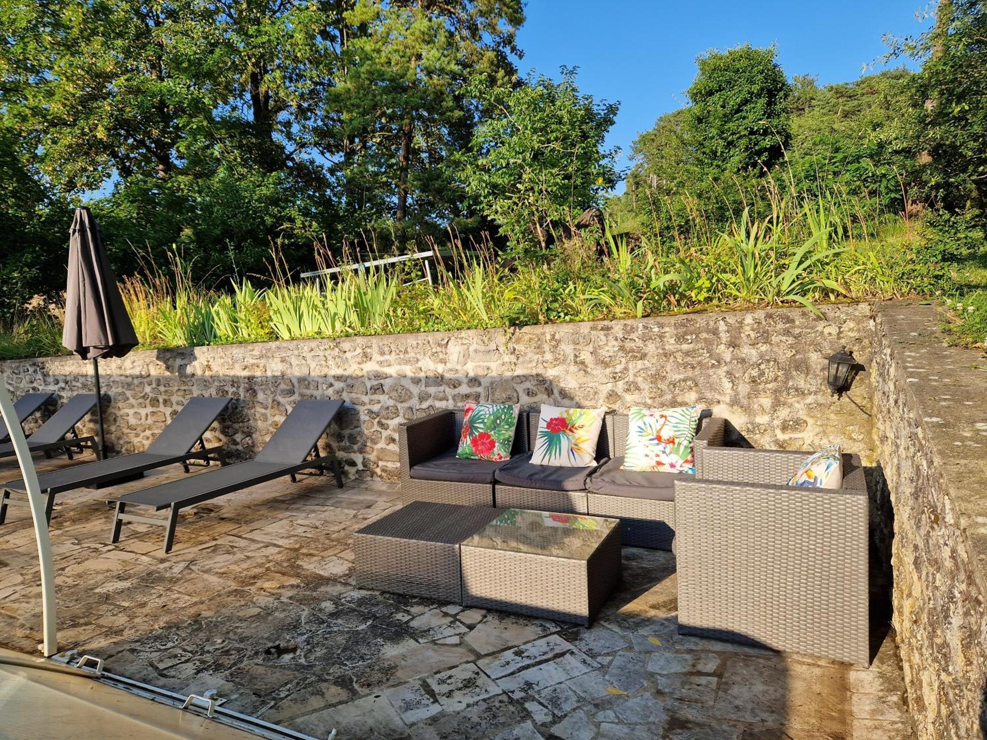 Valpuiseaux Le Relais Des Clefs - Au Calme Du Gatinais - Escapade A Deux - Terrasse Privee - Wifi - Offre Romantique Sur Demande מראה חיצוני תמונה